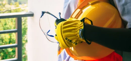 Integrating PPE and Engineering Controls for USP 800 Compliance